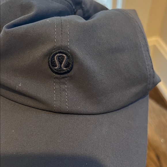 lululemon athletica Charcoal Women’s Hat - Picture 3 of 3